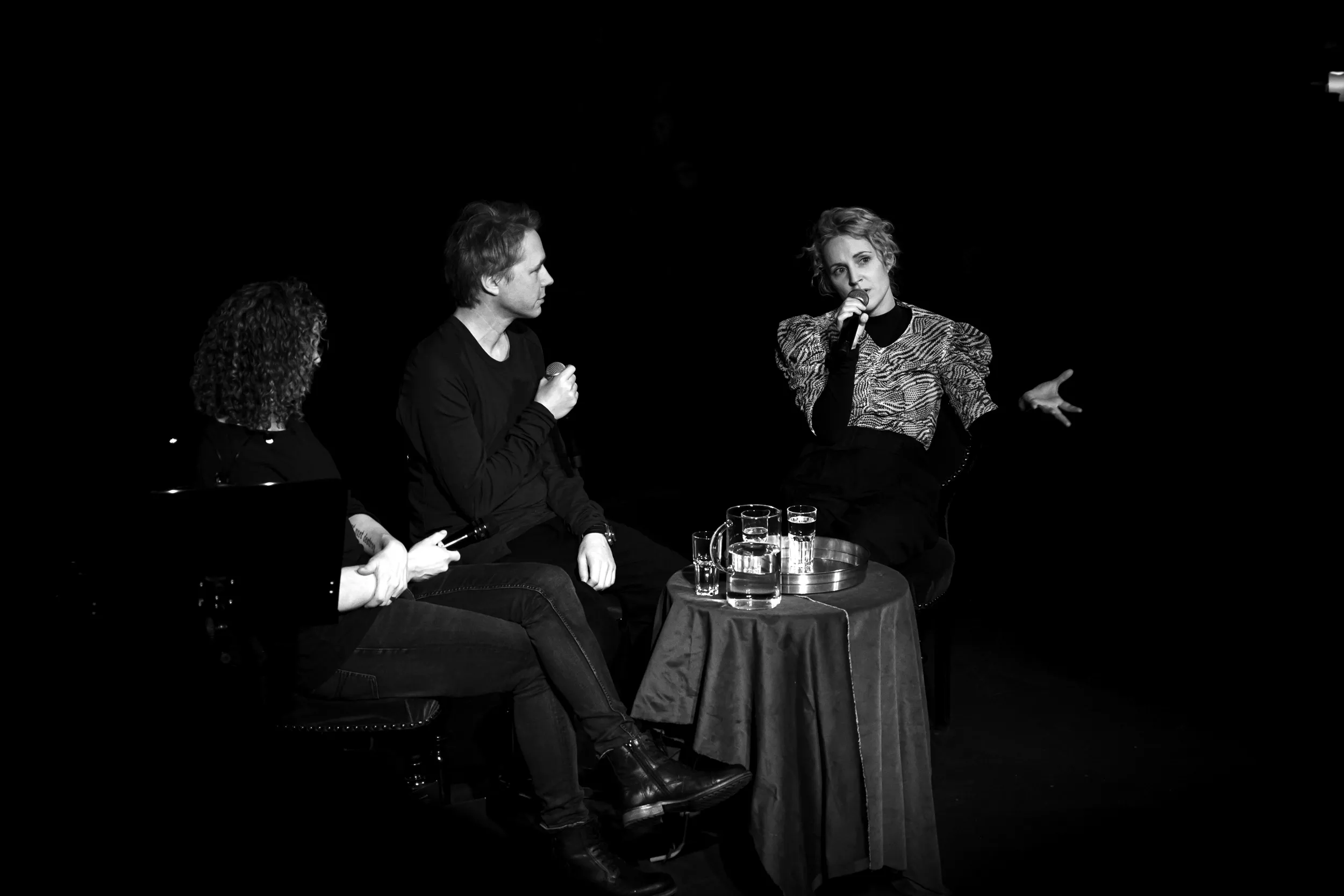 REPORTAGE: Horisontudvidende lyttesession med Agnes Obel