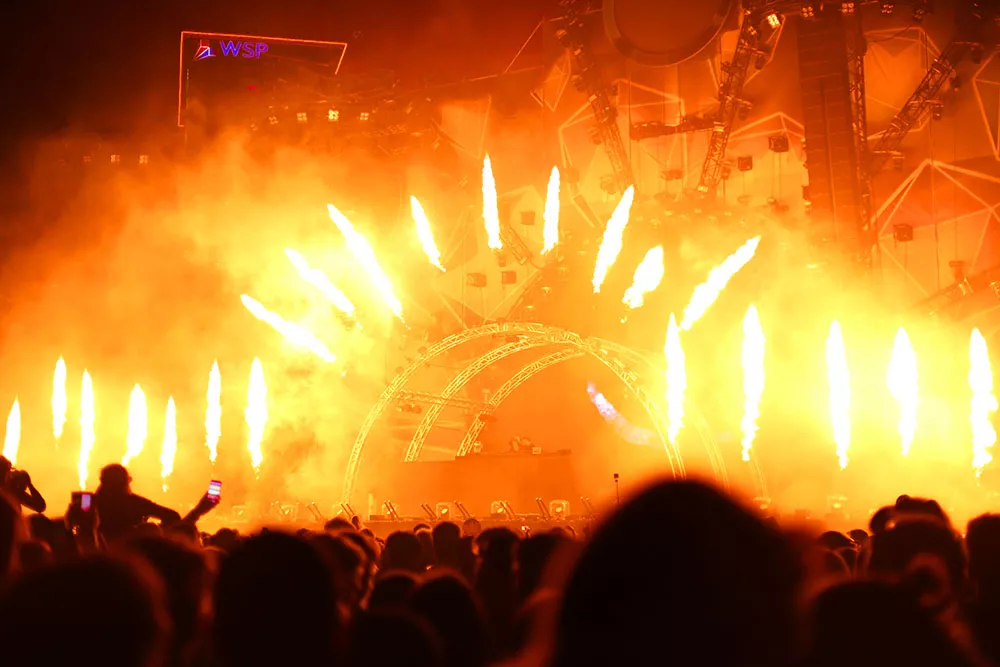 Selvironiske svenske dj's vidste, hvilke knapper de skulle trykke på