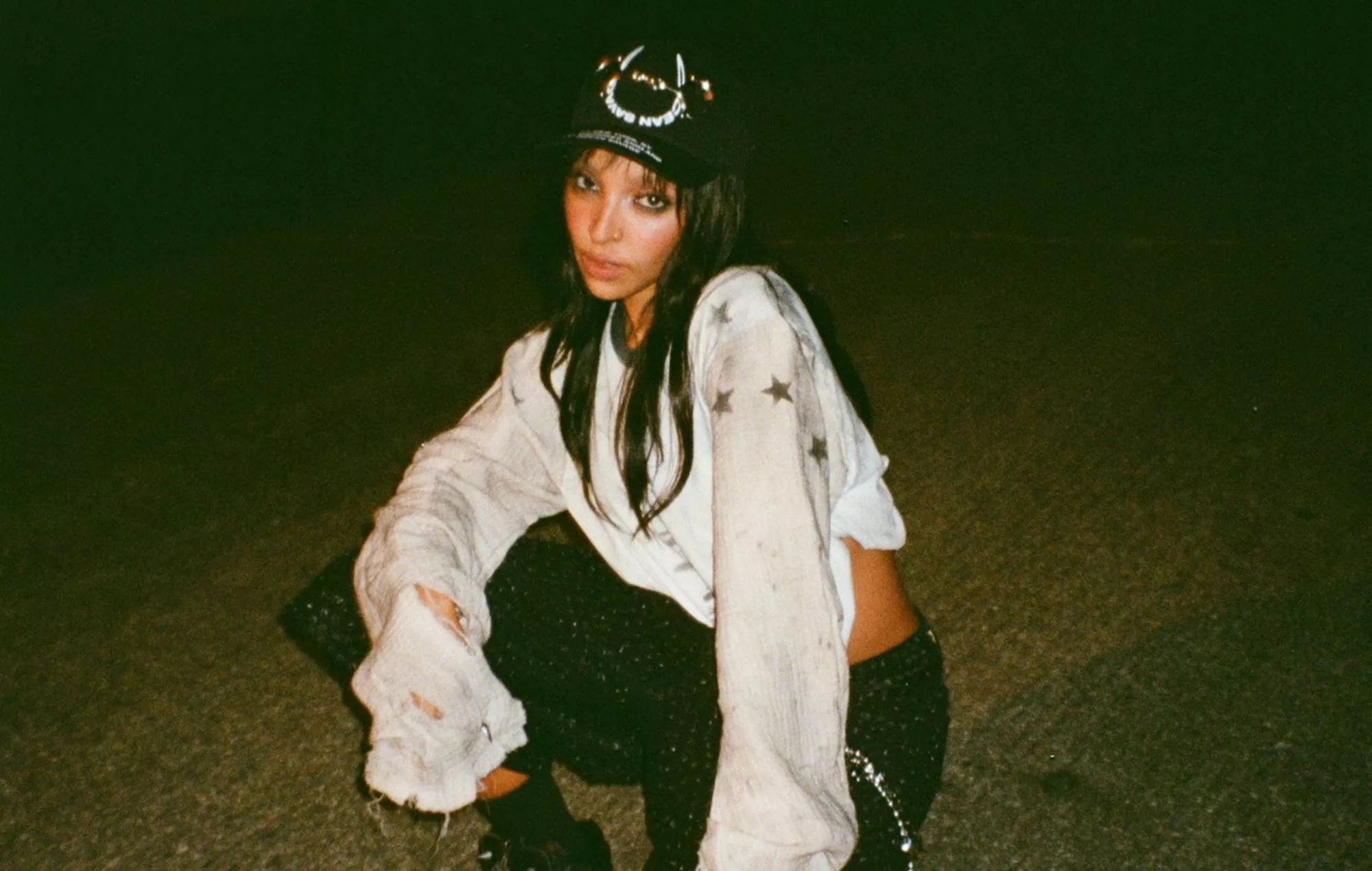Tinashe har släppt sina sista singlar innan albumet "Popstar" ges ut på fredag.