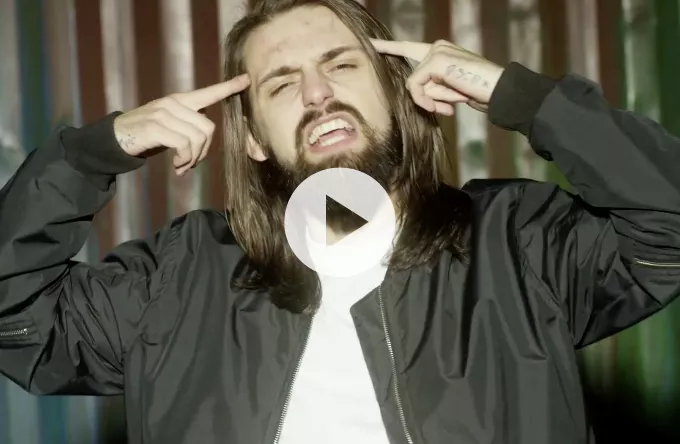 Se socialrealistisk musikvideo fra Sukker Lyn