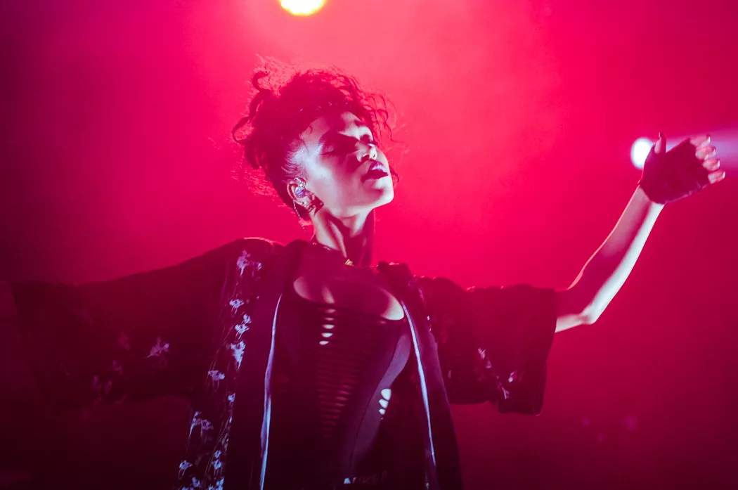 Hyllad akt till Popaganda