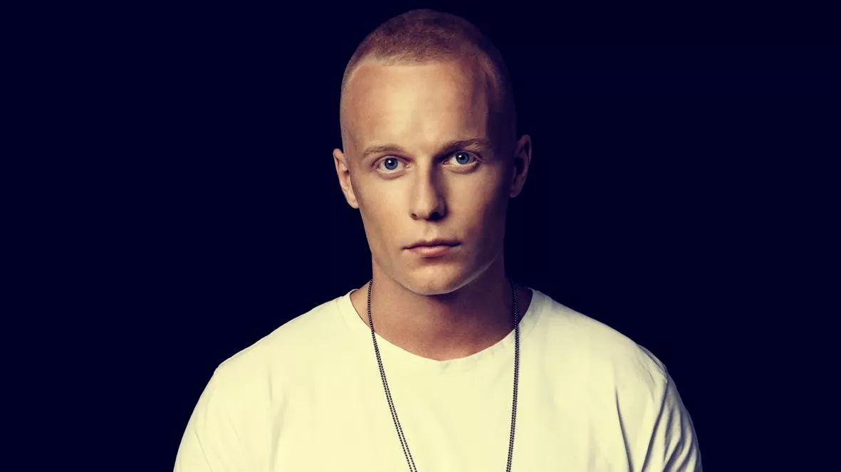 Xander rejser på vinterturné