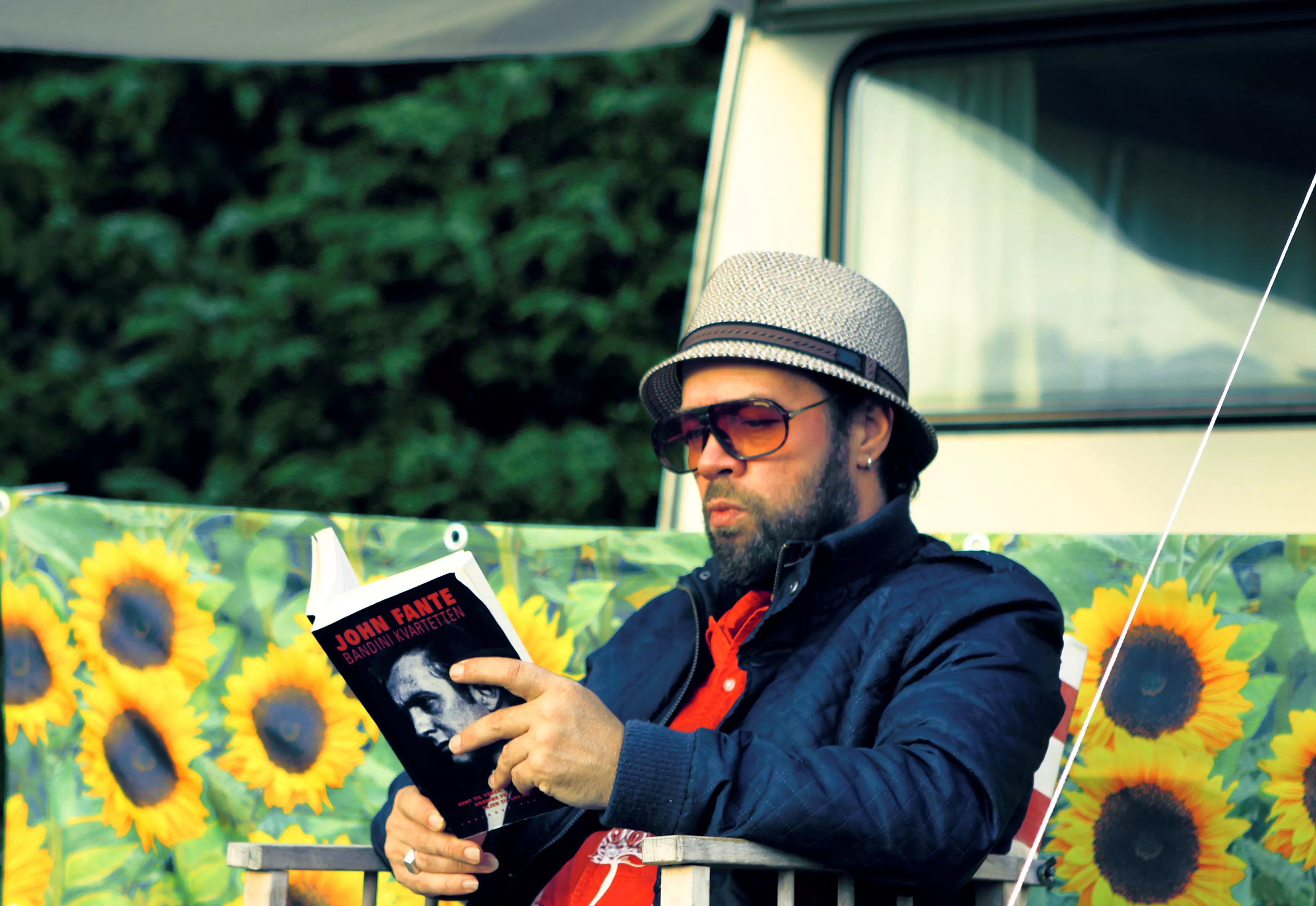 Mikael K & Klondyke: Udkantsland – sang for sang