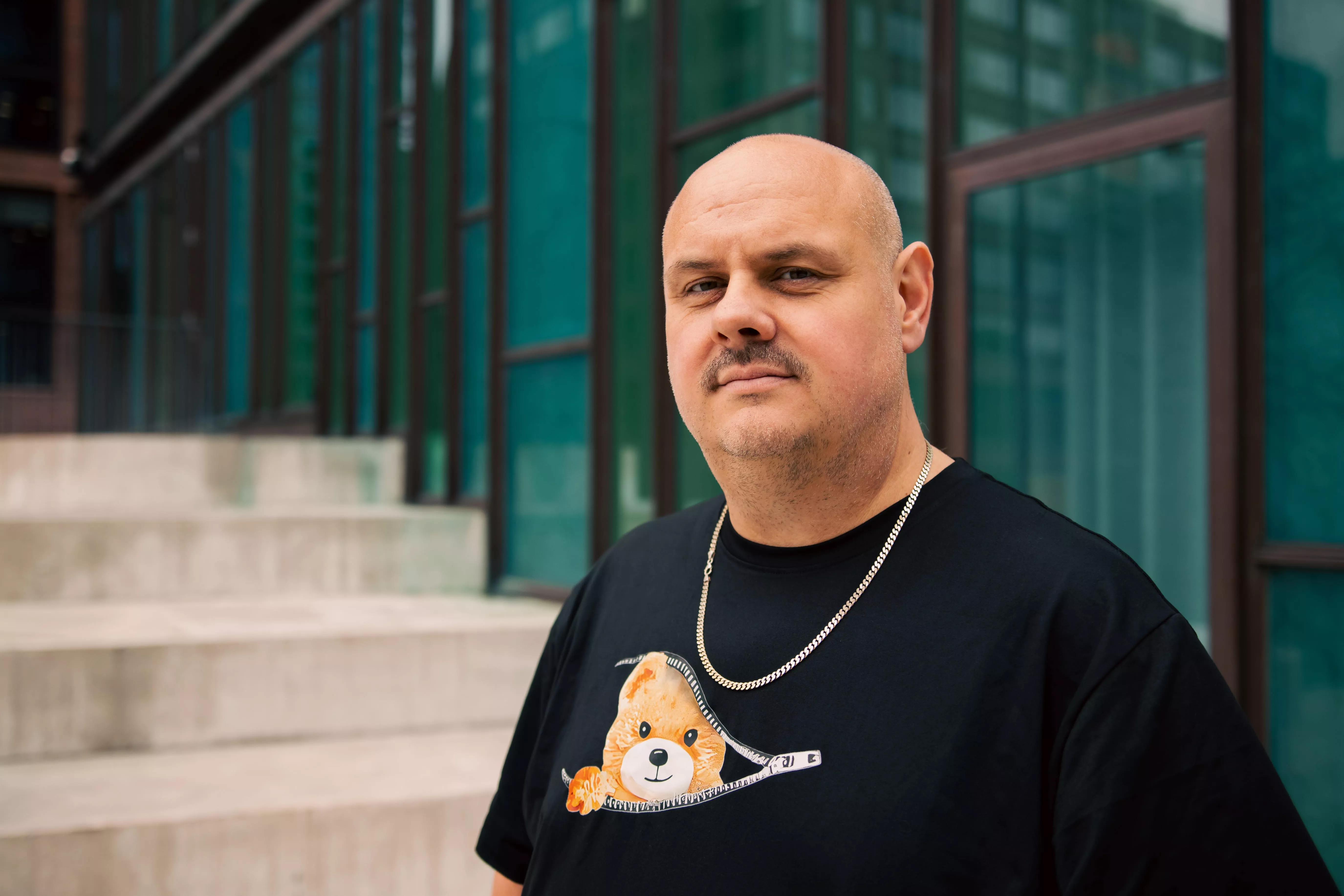 Sympatisk, melankolsk og relaterbar popmusik for de fleste