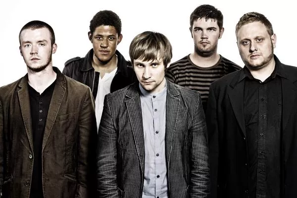 Entakt tager på turné