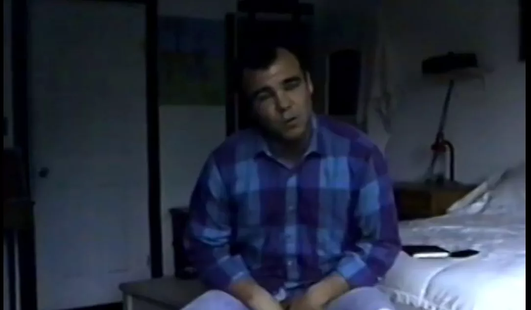 Se Future Islands-frontmand som rapper