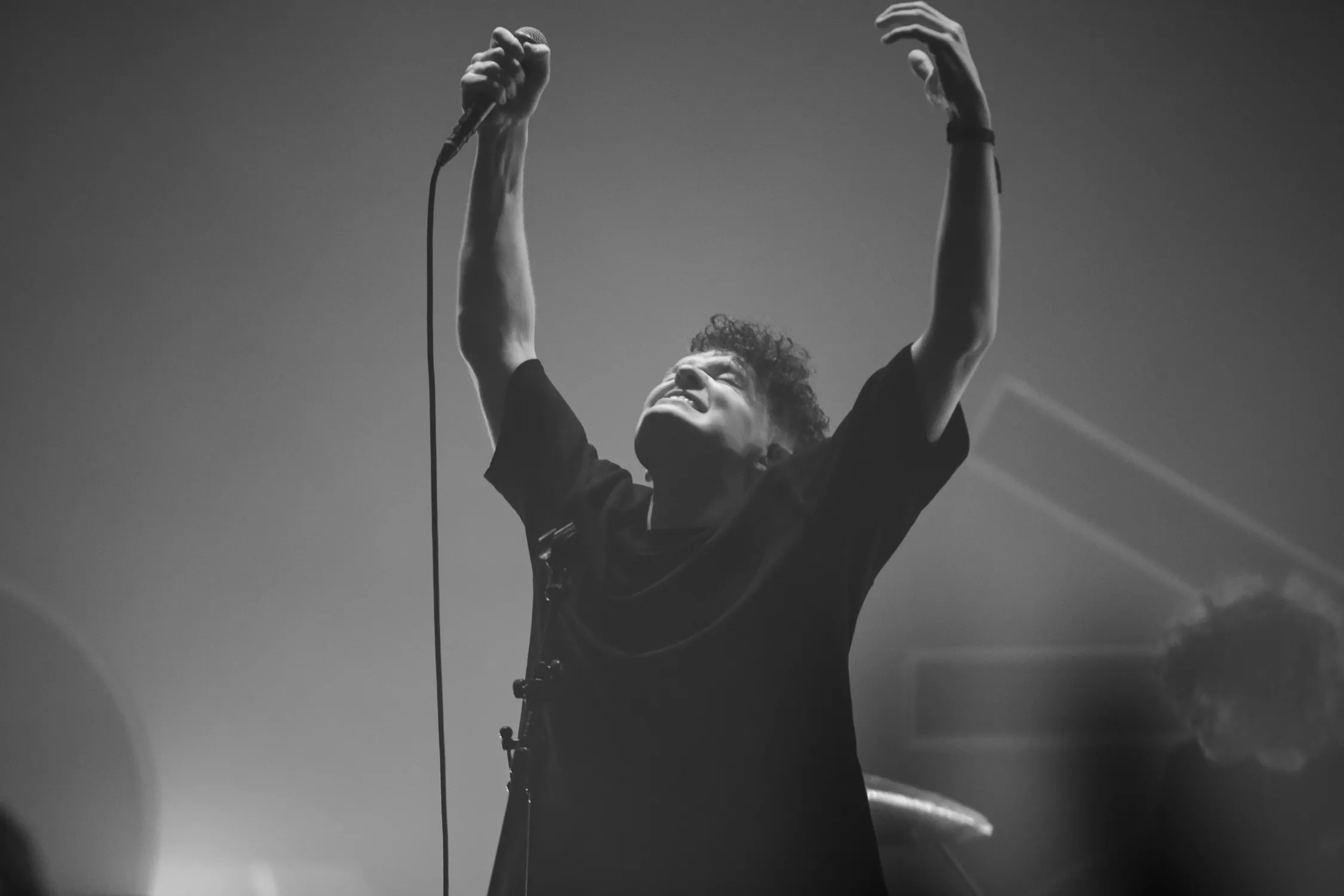 Se Roskilde-aktuelle Saveus i intim livesession 