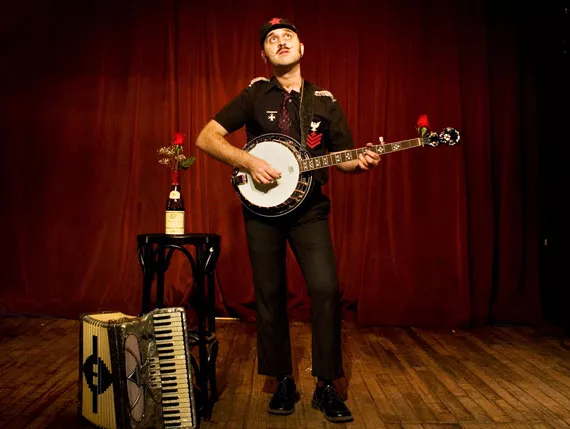 Franz Nicolay forlader The Hold Steady