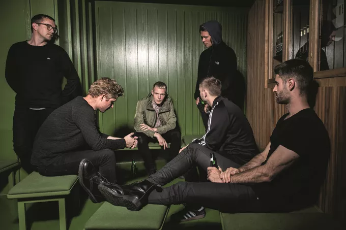 The Minds of 99: Totalt all in