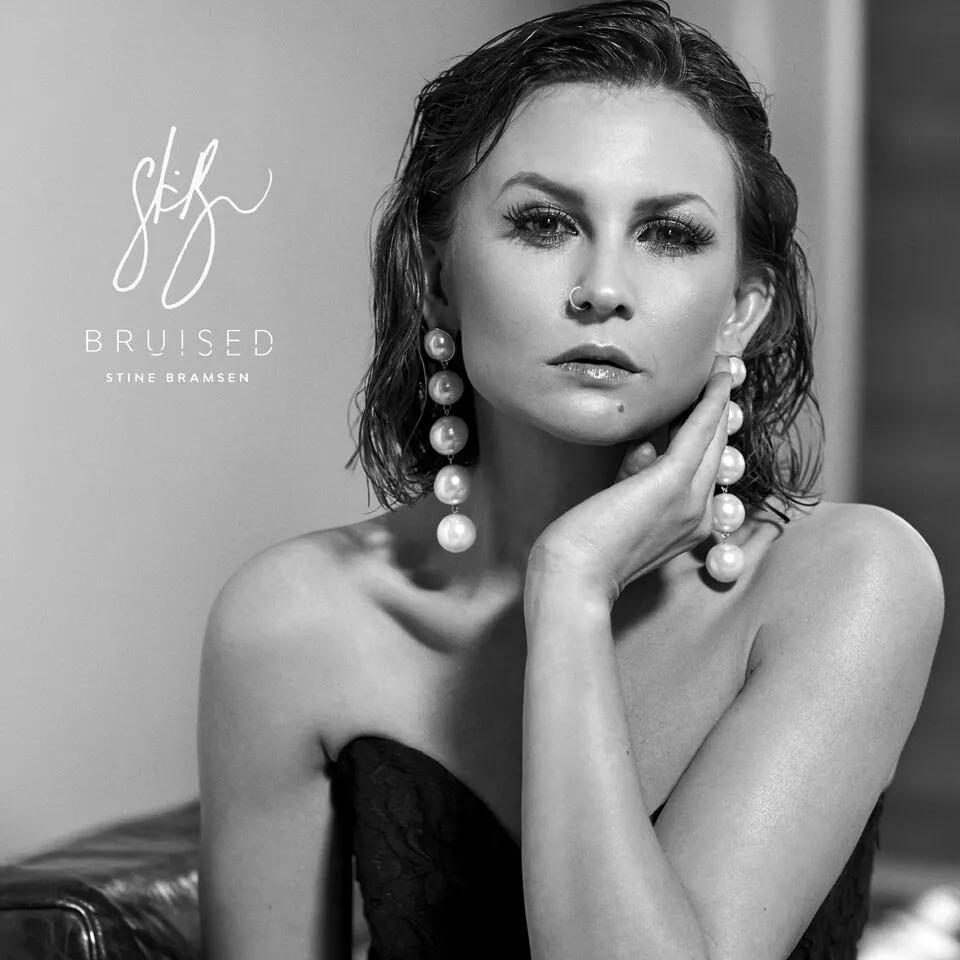 Bruised - Stine Bramsen