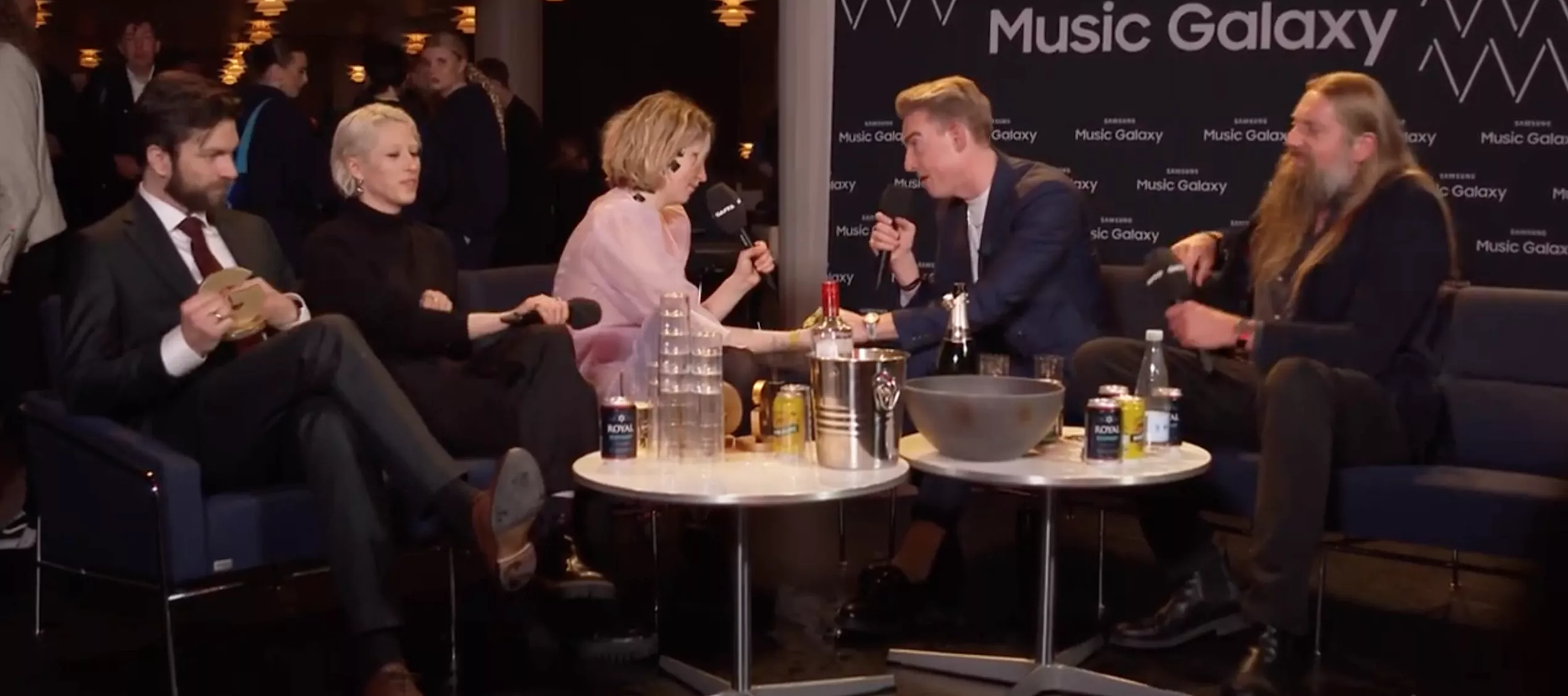 GAFFA-PRISEN: Se vinderne Drew Sycamore og Lydmor i den varme sofa hos Emil Thorup