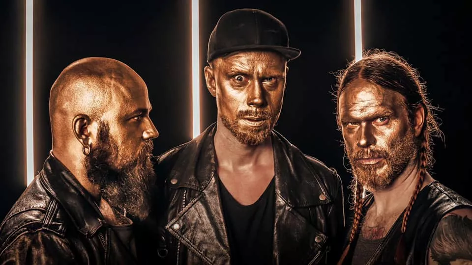 “Vi som är tre medelålders vita privilegierade män har ganska mycket rannsakan att göra”