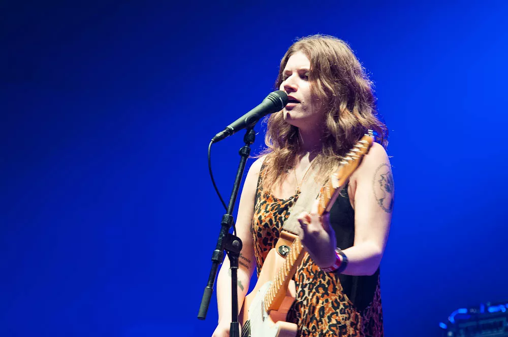 Sangerinde disser sexistisk anmelder