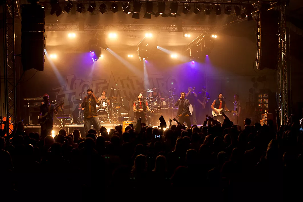 Hoffmaestro gör turnépremiär i helgen