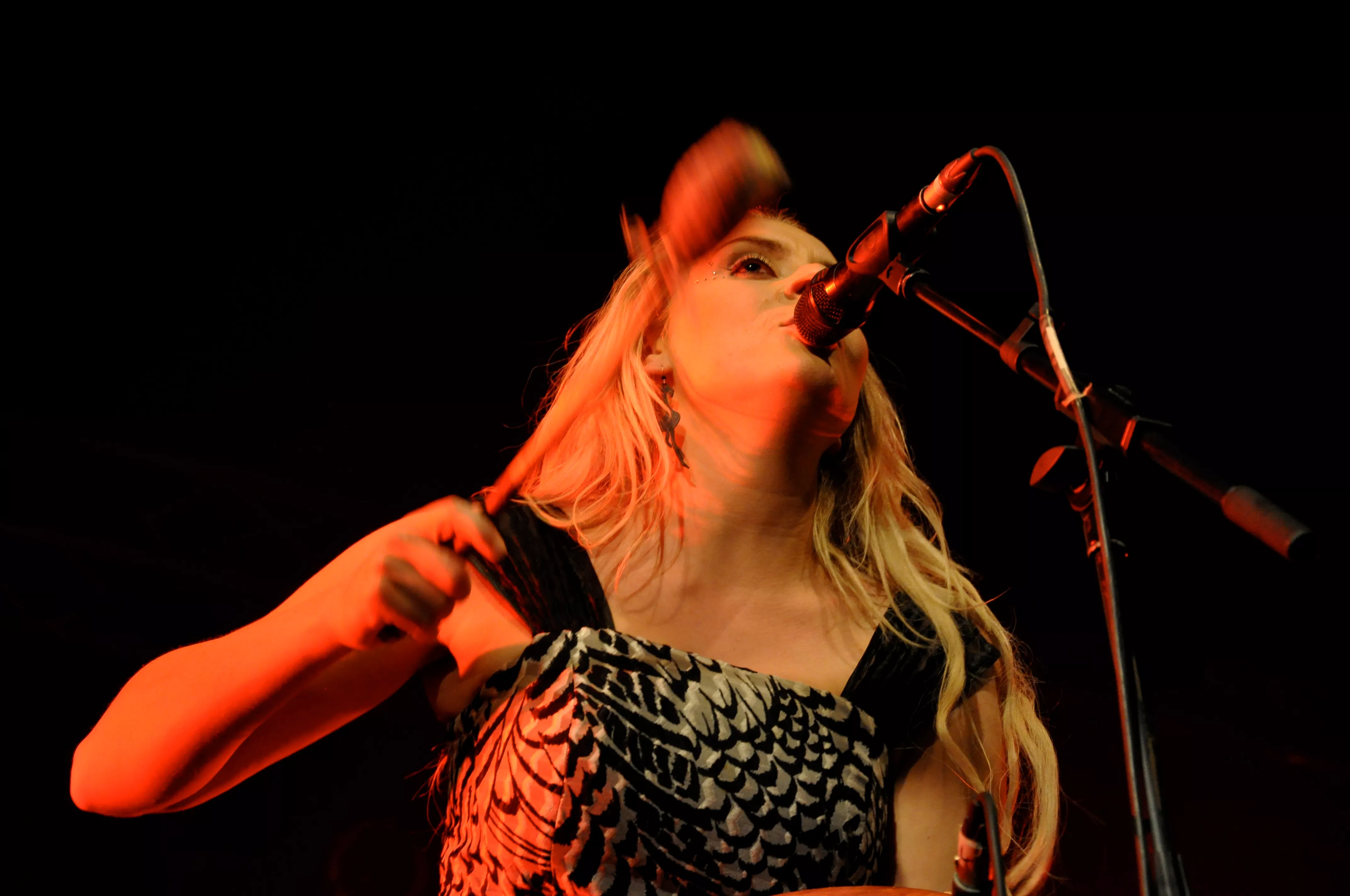 Hør Eivør Pálsdóttir finde inspiration i Bibelen