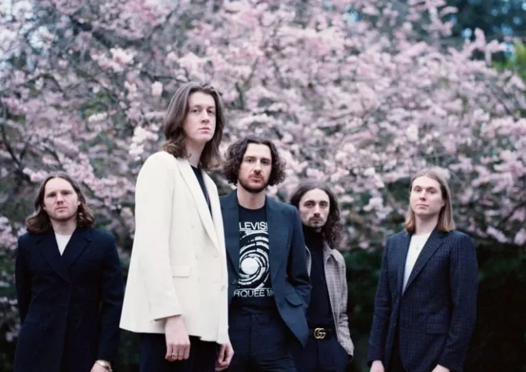 ANMELDELSE: Moden og sødmefyldt indiepop