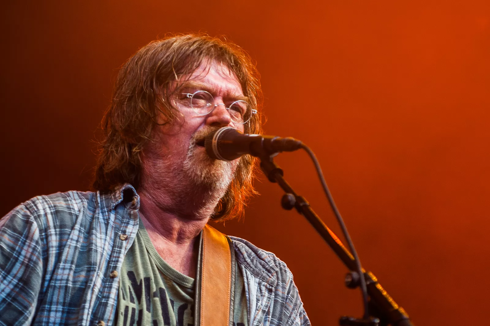 Masser af musikalitet og morskab hos Madsen – og Knud er næsten Gud