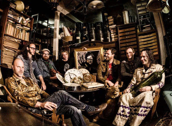 ANMELDELSE: Saliggørende syretrip i maritim scenografi