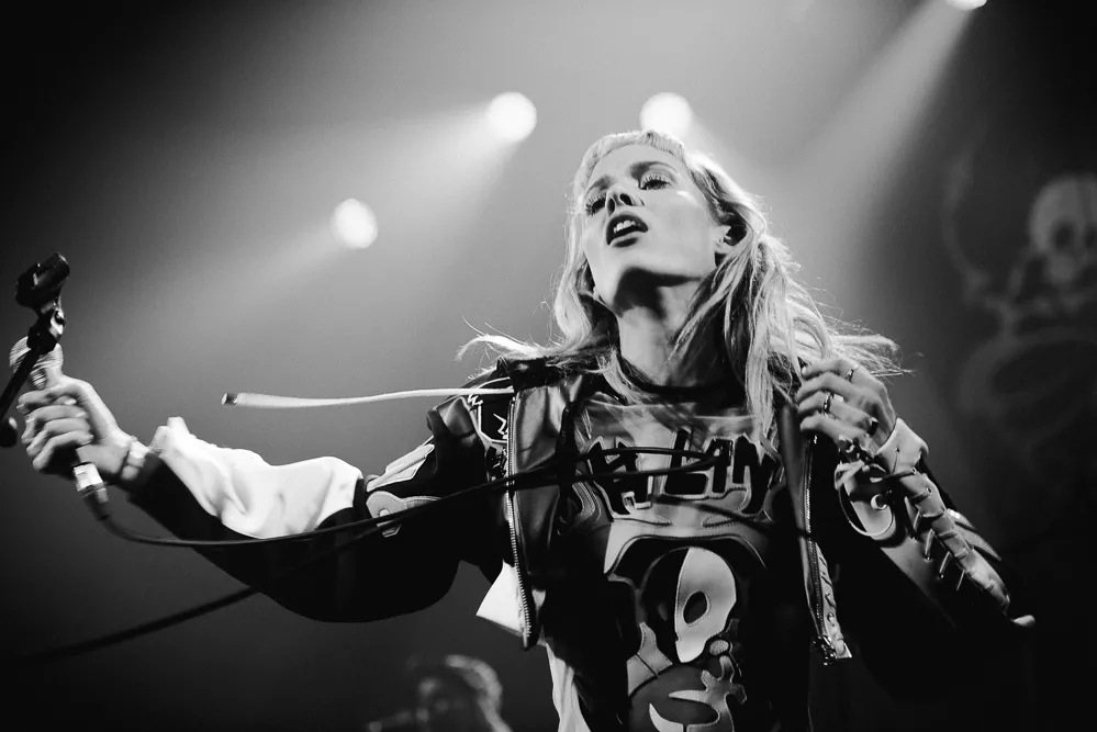 Se Oh Lands nye musikvideo med gæstestjerne