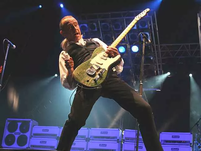 Bedrager udgav sig for at være forsanger i Status Quo