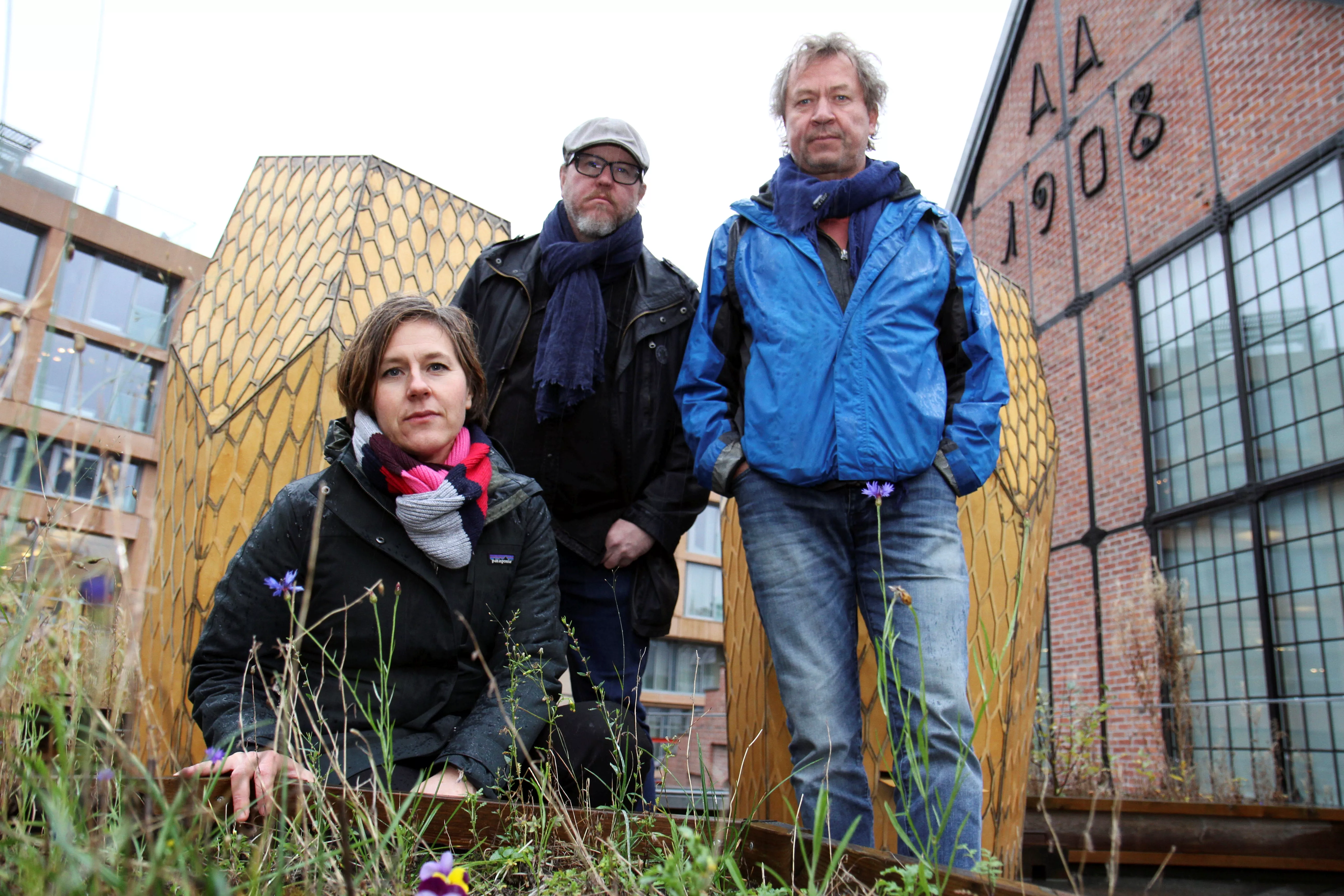 Synger ut om bier som dør