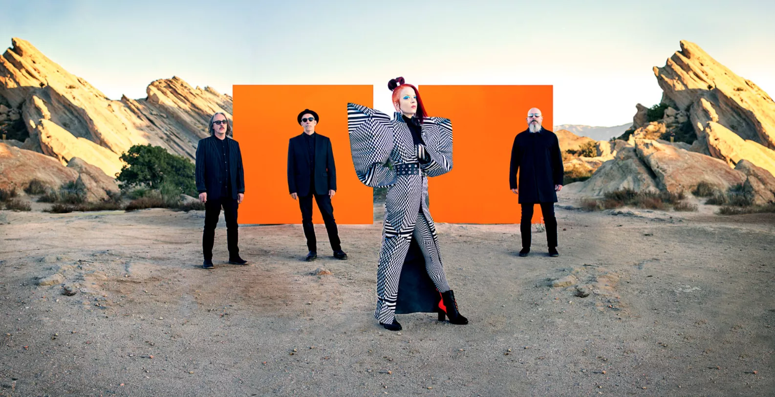 ANMELDELSE: Hårde stød fra voldsomt vrede Shirley Manson