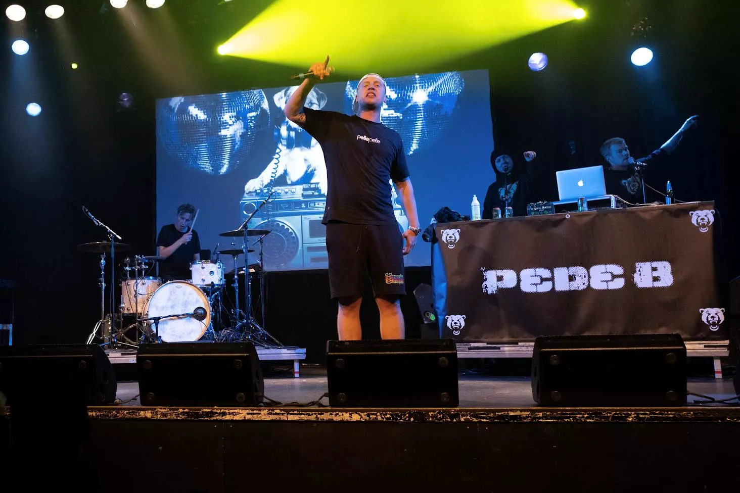 Pede B holder mini-hiphop-festival