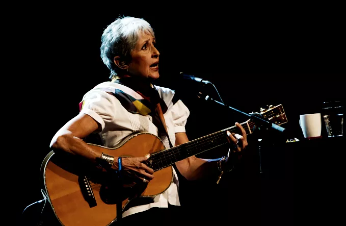 Folkmusiklegenden gav festivalens mysigaste spelning