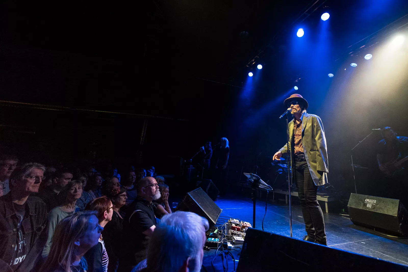 Danske stjernesangere hylder Leonard Cohen på turné