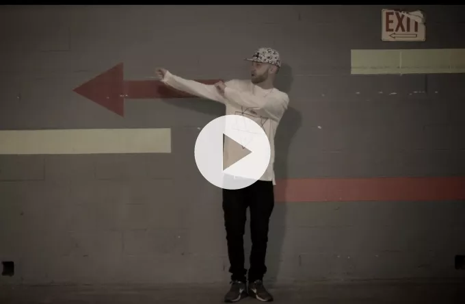 Pilfinger fra Djämes Braun stalker på ny musikvideo