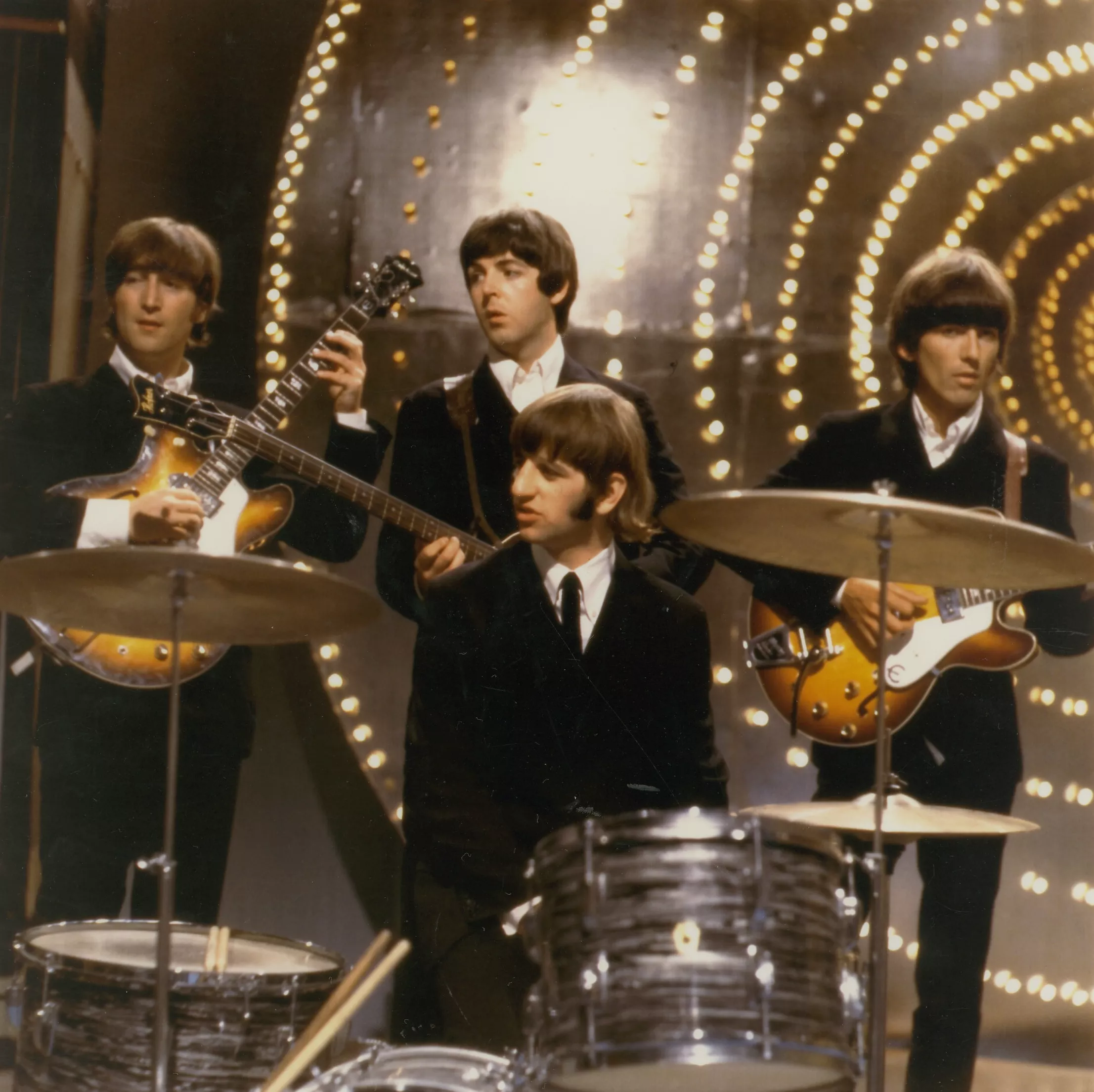 På overarbejde med The Fab Four