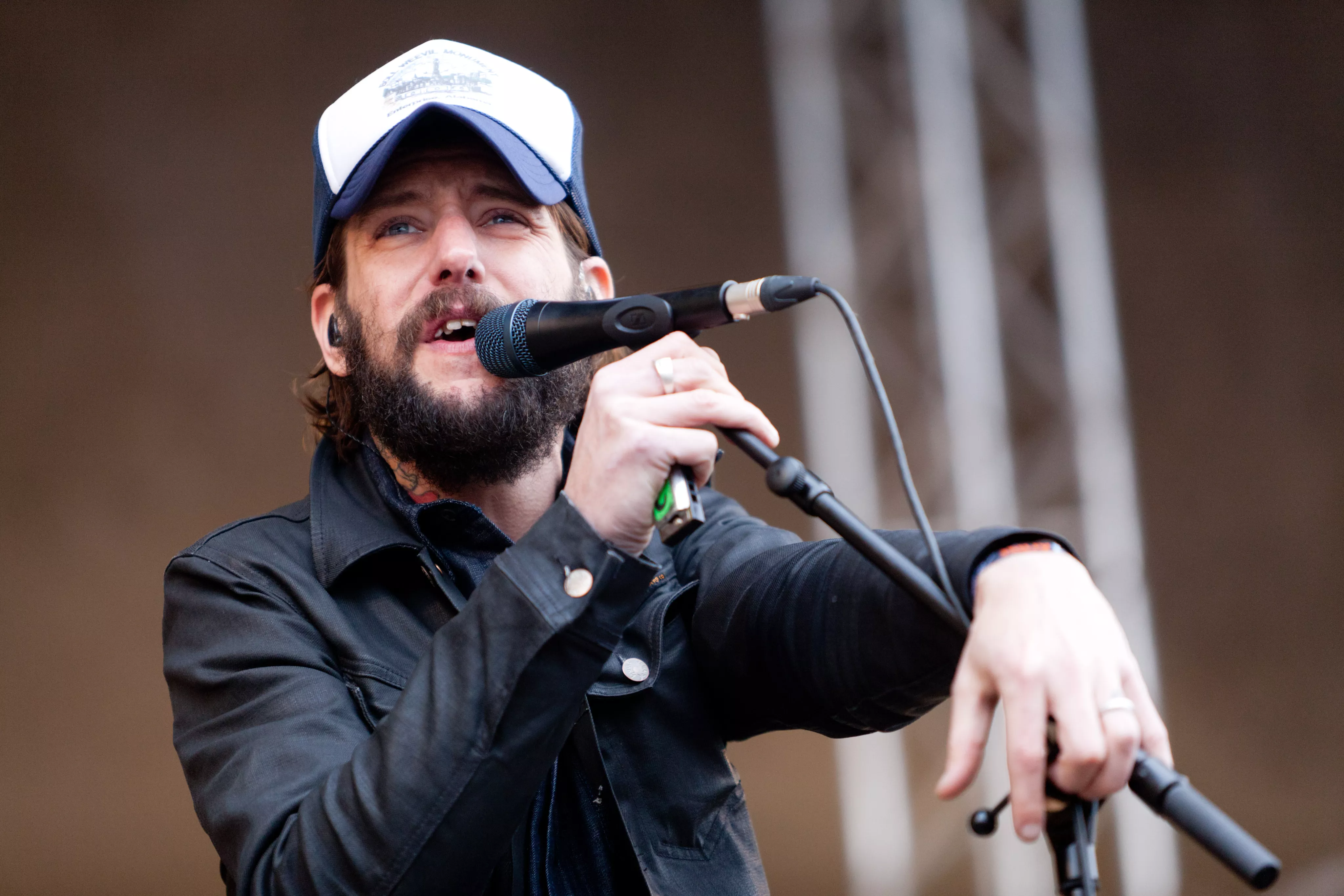 Hør Band Of Horses-forsanger som soloartist  