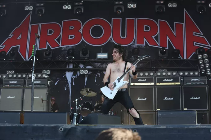 Øl til kraniet og musik til rocknosserne