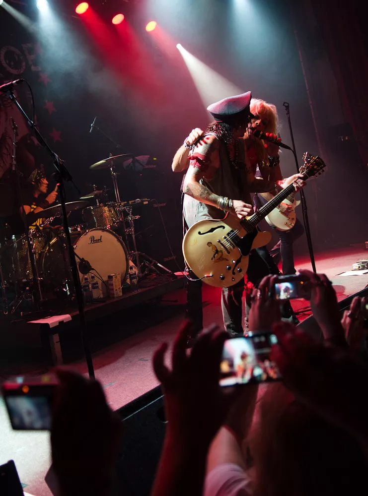 Rockstjärna leder Karlavagnen