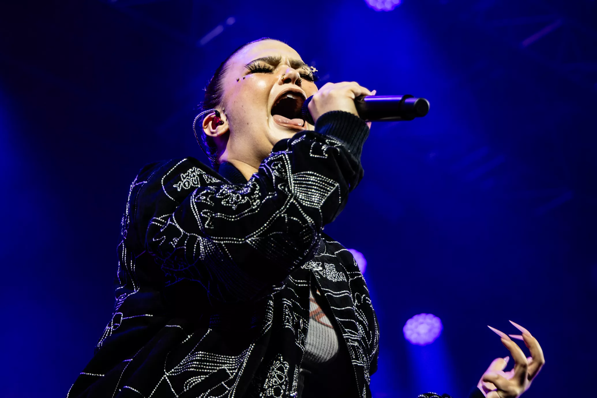 Lola Young på årets Roskilde Festival