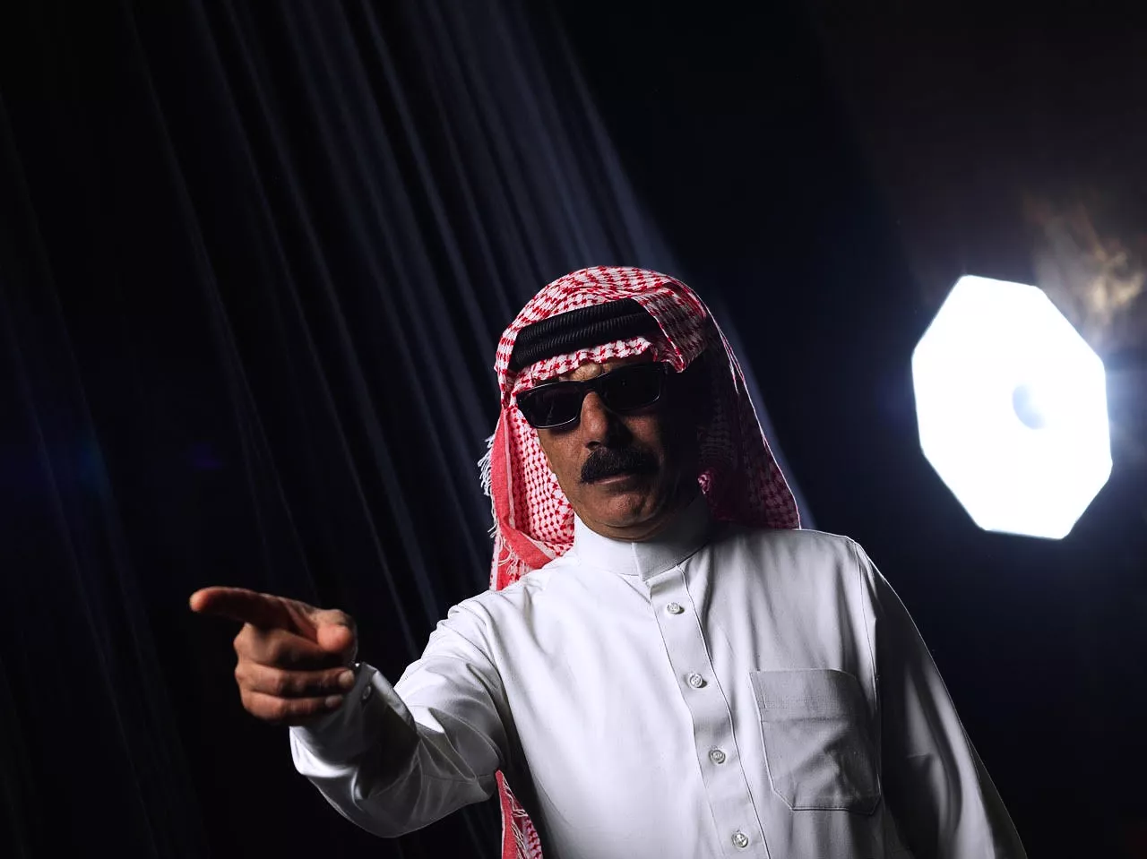 Til dabke os skiller, og Syrien fester igen