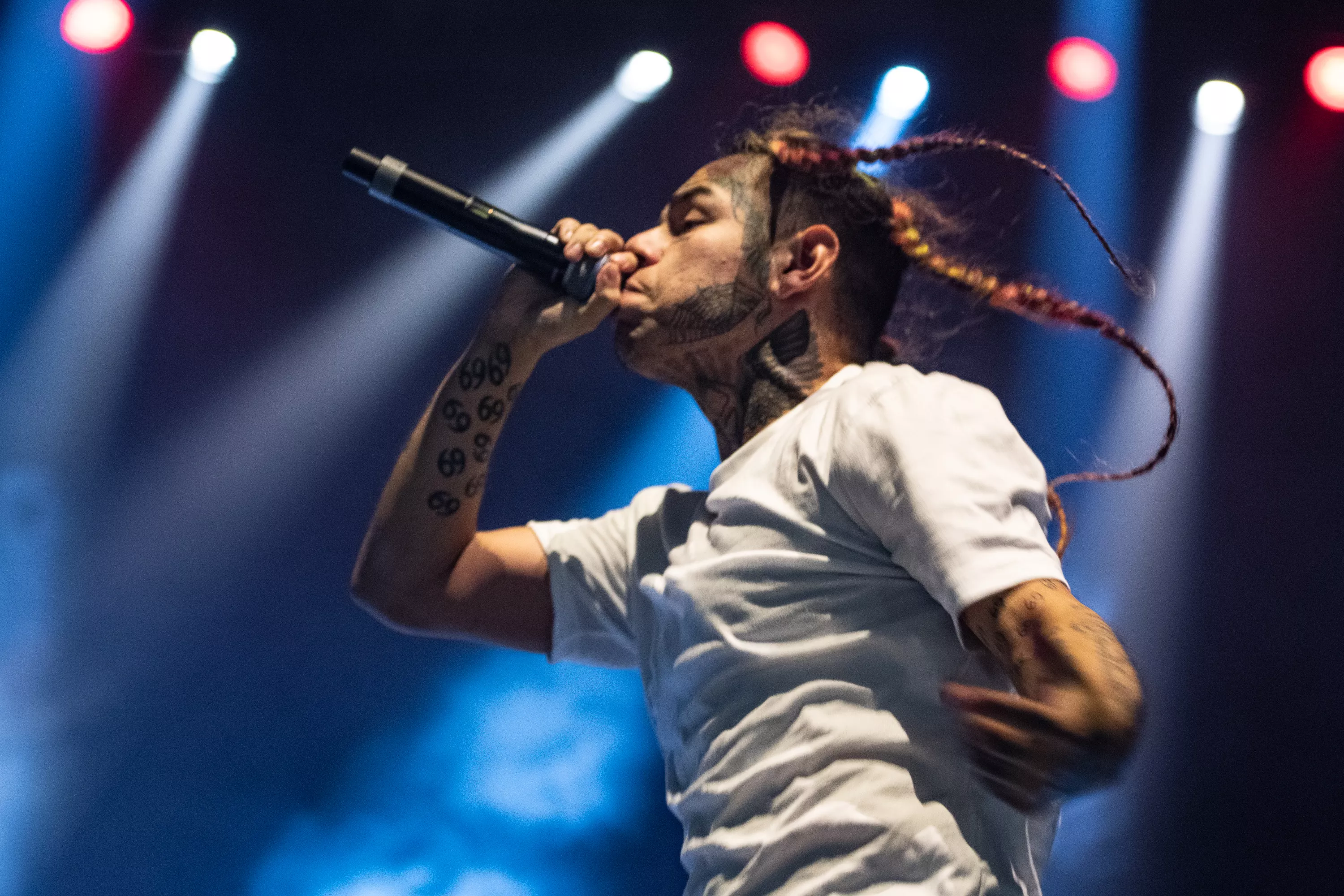 Tekashi 6ix9ne anholdt – risikerer livsvarigt fængsel