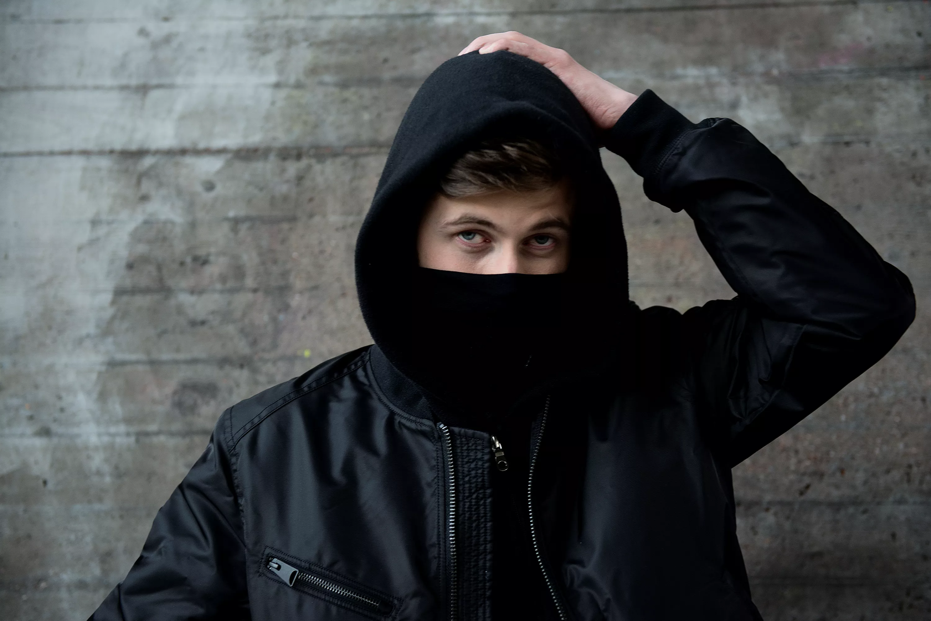 Alan Walker har passert én milliard visninger på YouTube med videoen til «Faded»