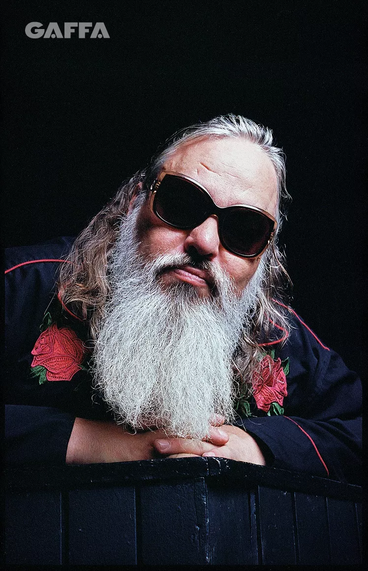 UFFE LORENZEN-INTERVIEW: Magisk realisme gennem rodløshed, fortabelse og desperation