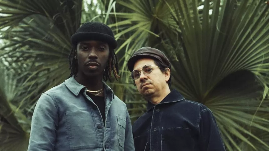 Super Bowl-aktuelle Black Pumas og Lucius udsender cover af Kinks-klassiker