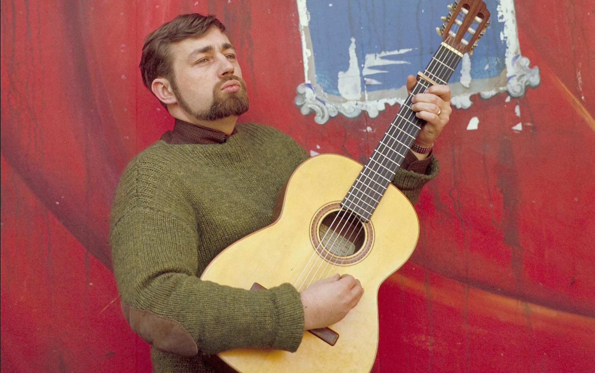 SANGER MED SOCIAL SAMVITTIGHED: Nu kommer ny film om svensk musiklegende - se traileren her