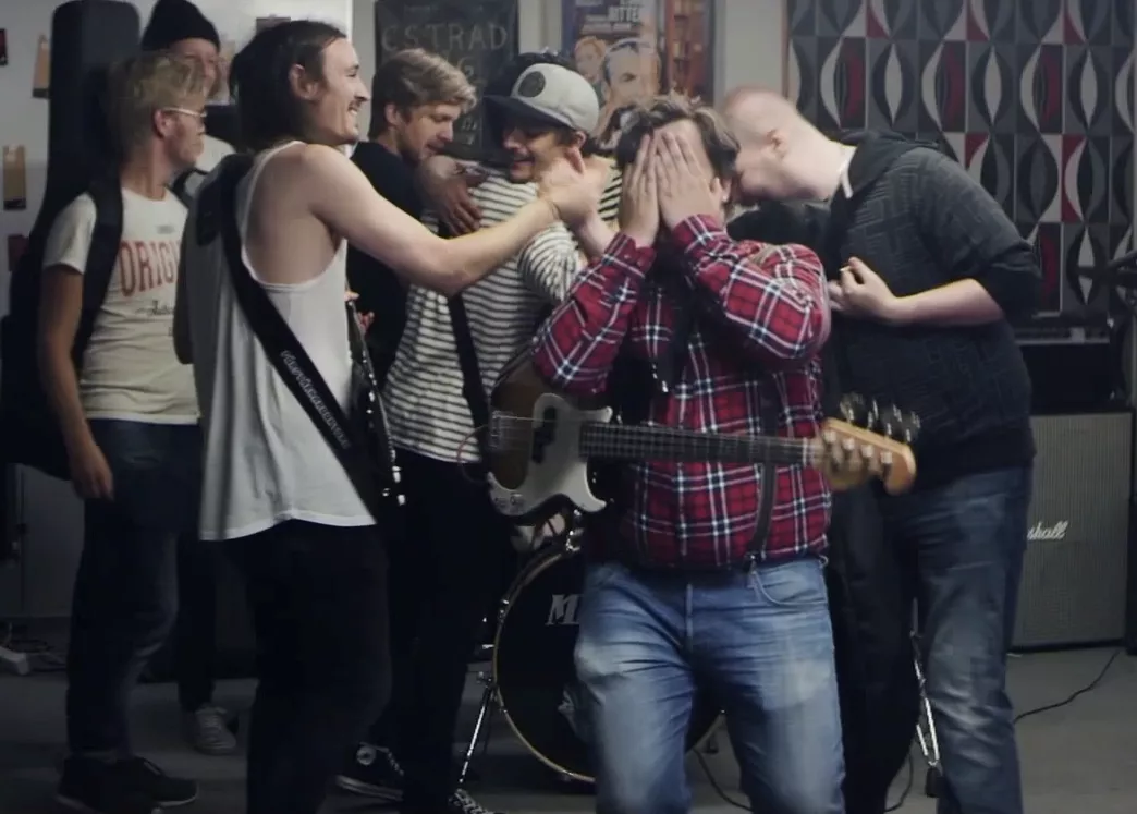 Släpp allt och kolla in den här Inte Basist Men-hyllningen