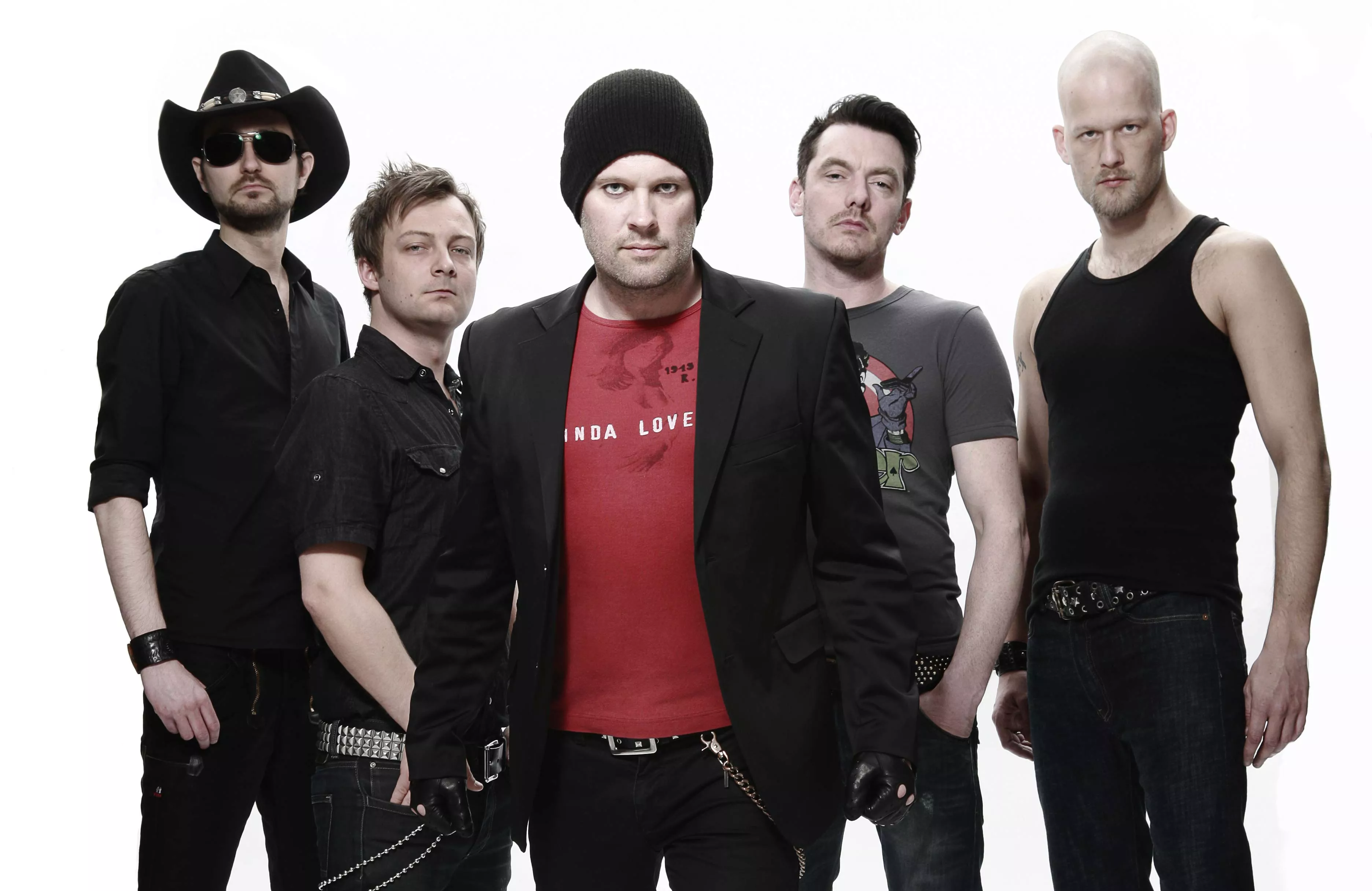 Shotgun Revolution pladedebuterer og tager på tour