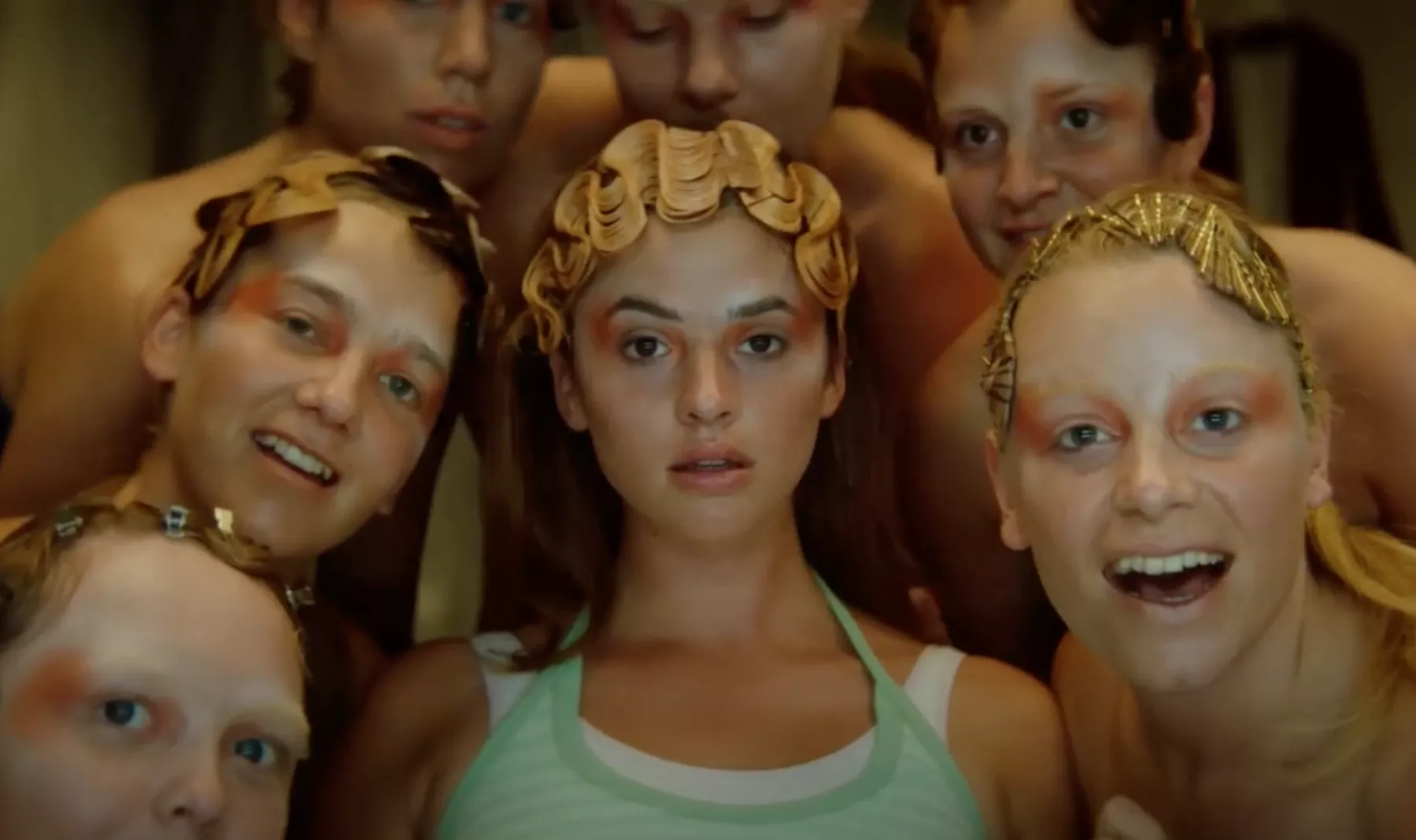 VIDEOPREMIERE: Stjernehold bag smuk video til fængende debutsingle