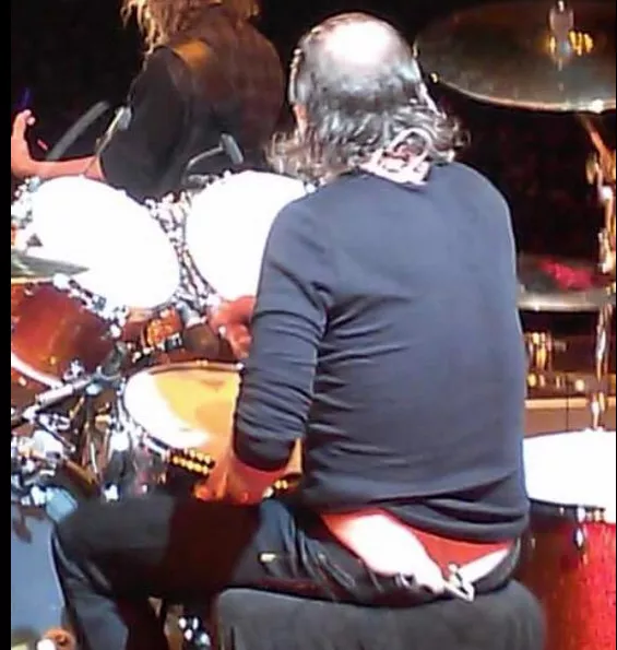 Spiller Lars Ulrich i g-streng?