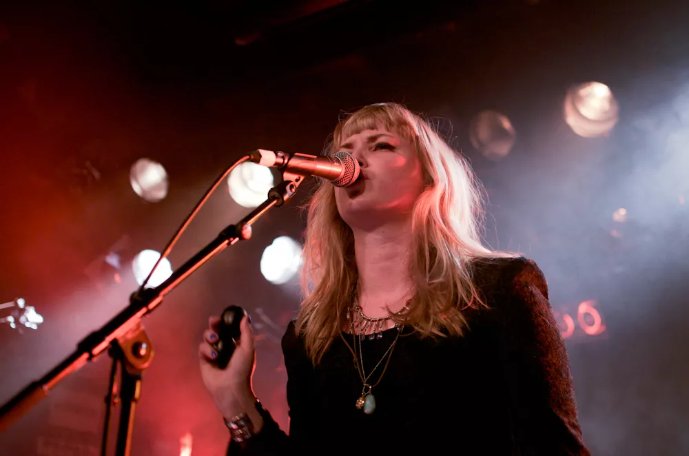 Våryr singel fra Thea & The Wild