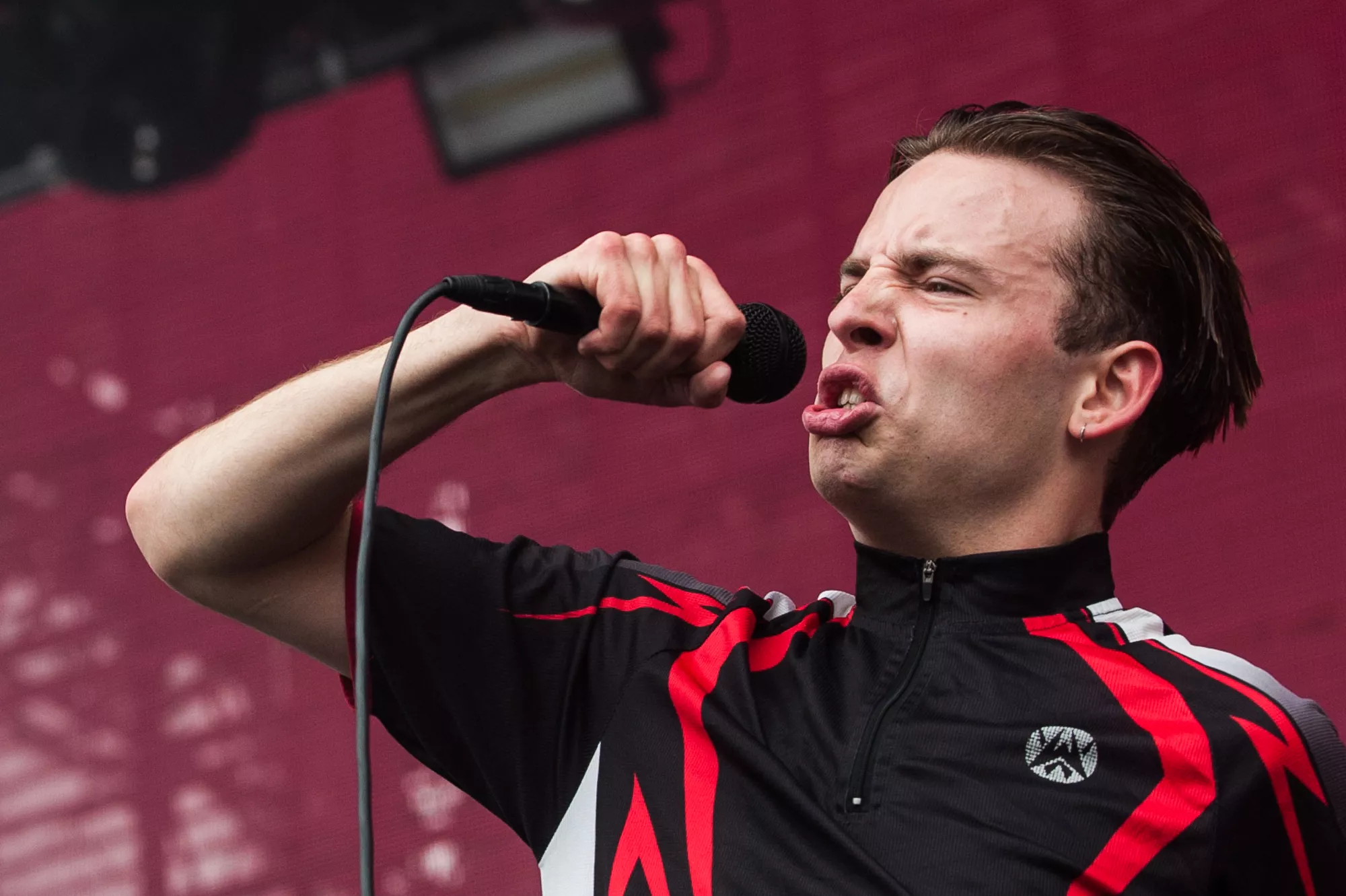 Regnvåd synthpop drukner i patos