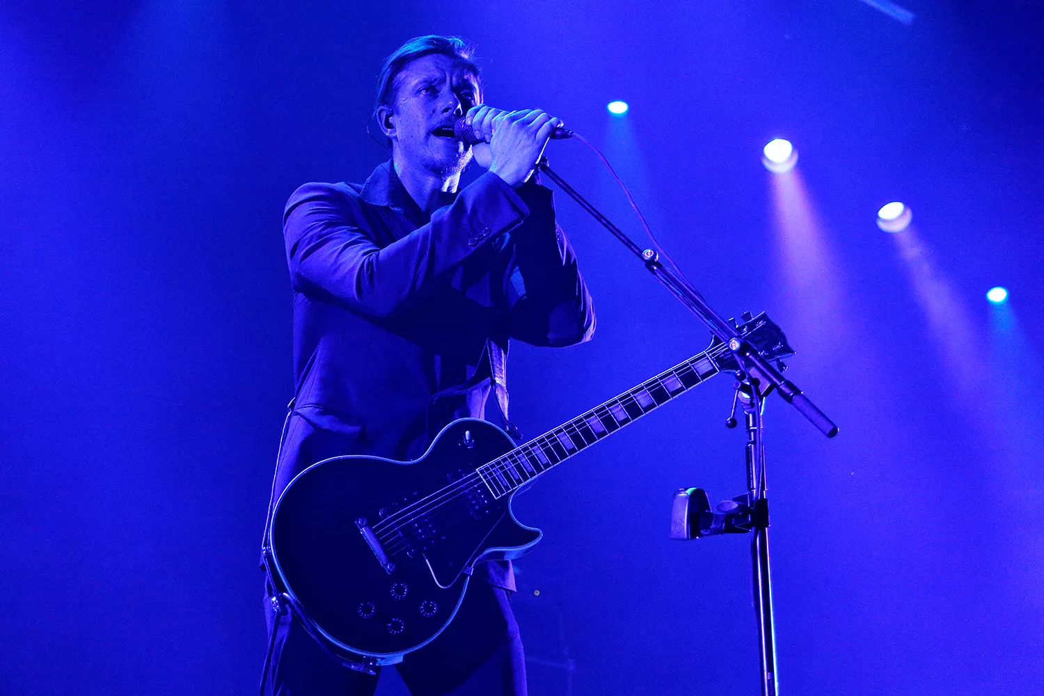 Interpol giver ekstrakoncert