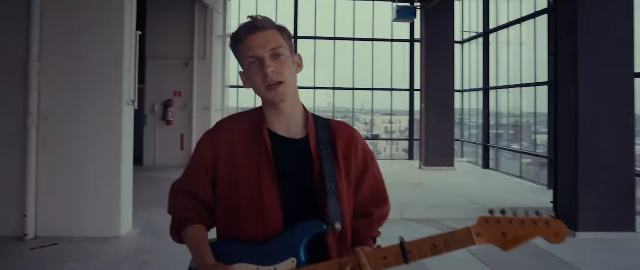 Nicklas Sahl klar med intens livevideo – og sommerturné