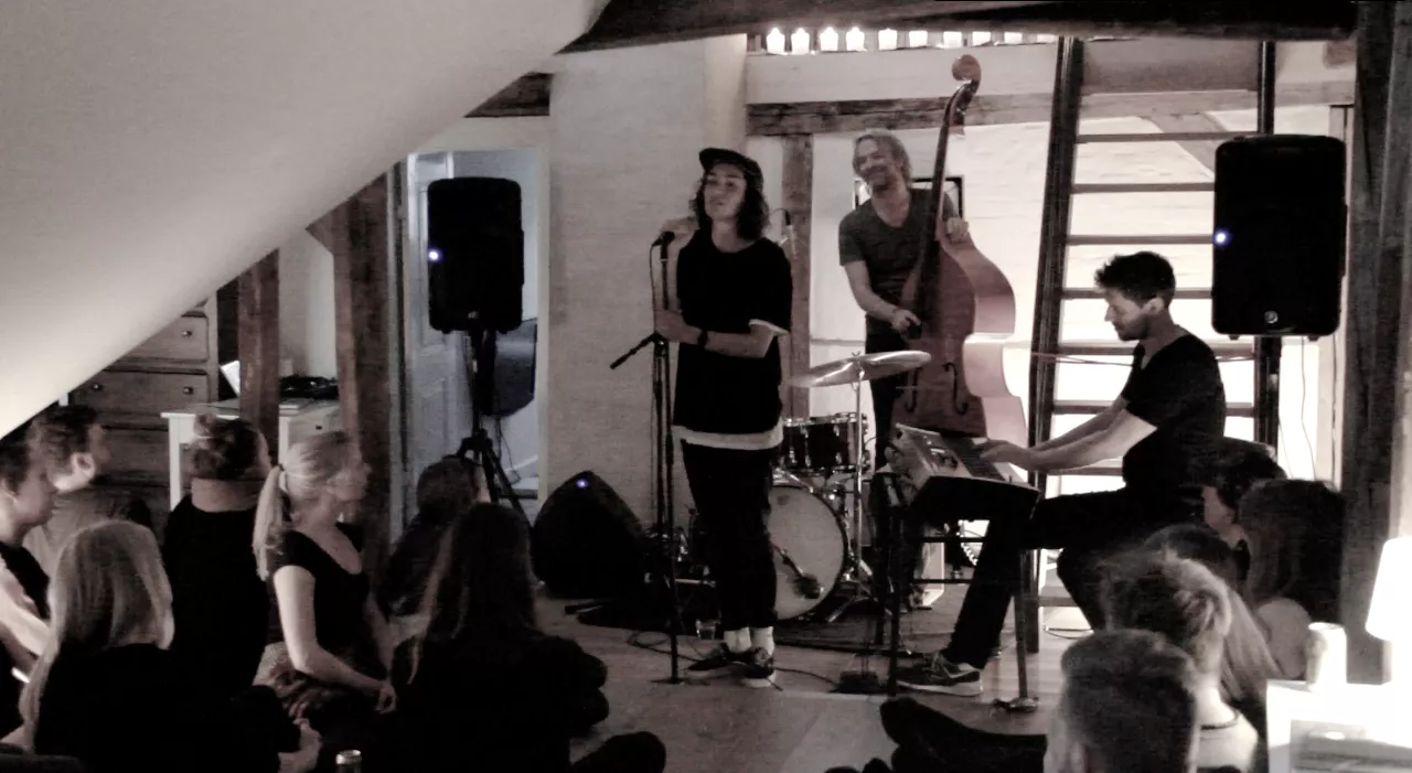 Hør Freja Kirks debutsingle